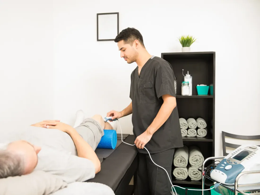 Aplicação de terapia por ondas de choque